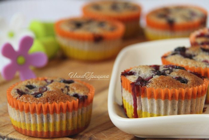 Фрианды с черной смородиной (Blackcurrant & lemon friands)