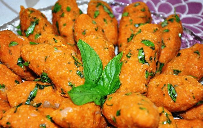 Котлеты из чечевицы (Mercimek köftesi)