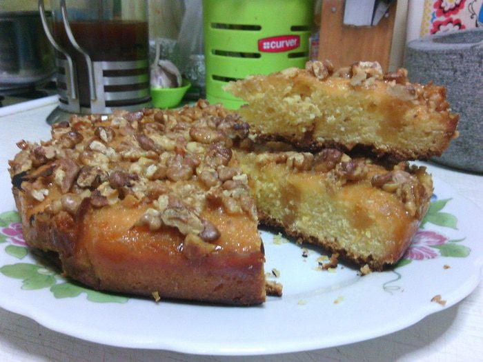 Тыквенный пирог с лимонной заливкой и орехами