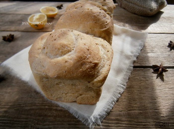 Хлеб с лимонной цедрой и анисом