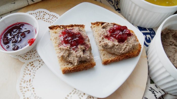 Паштет из куриной печени и яблок