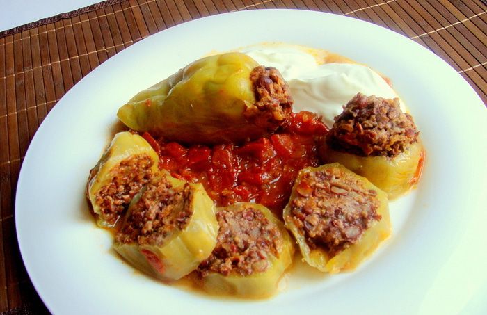 Фаршированные перцы с мясом, фасолью и сыром