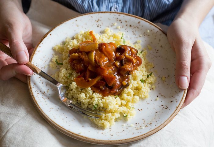 Рагу из печеных овощей с пряным кускусом