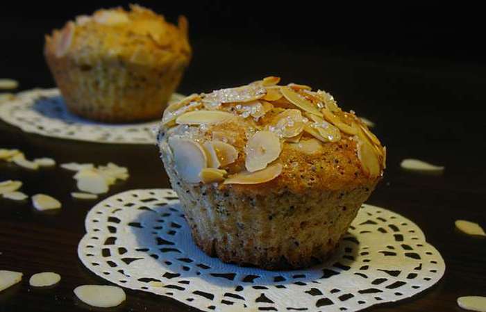 Лимонно-маковый кекс с миндалем