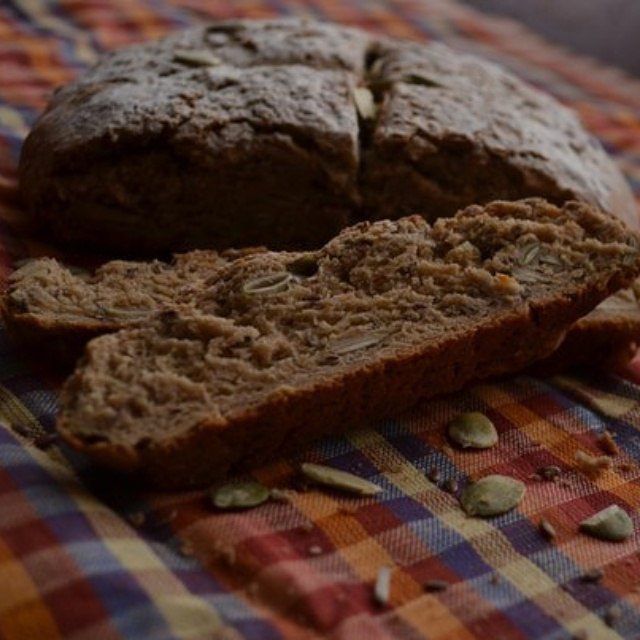 Ржаной хлеб с тыквенными и льняными семечками