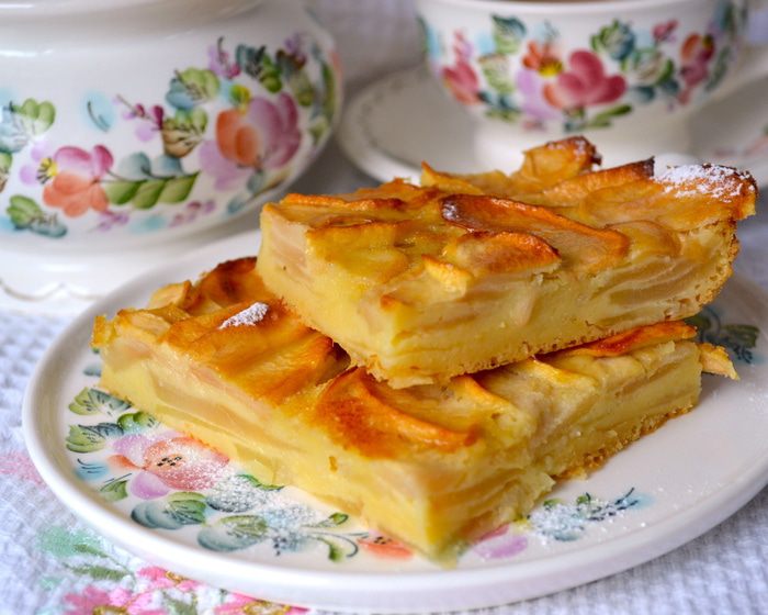 Французский яблочный пирог (Gâteau invisible aux pommes)