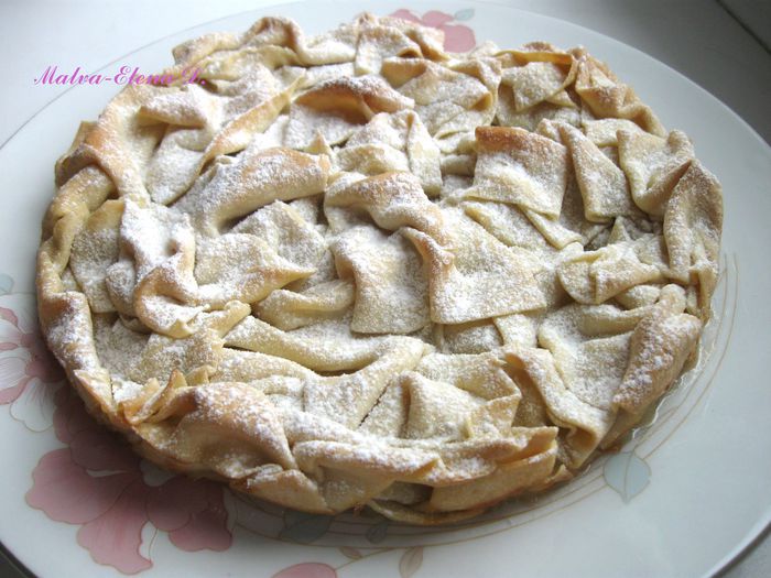 Пирог с яблоками и миндалем