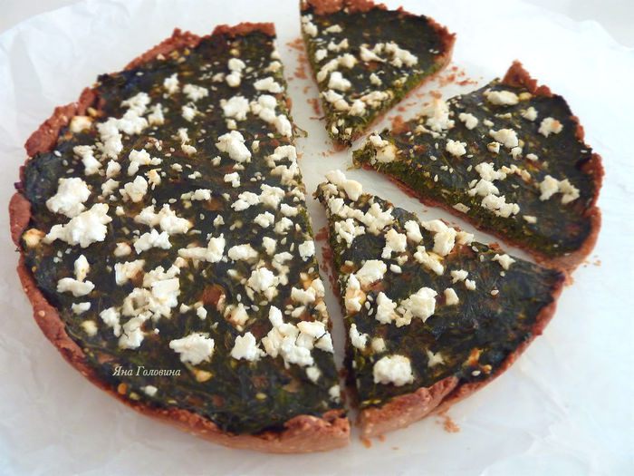 Шпинатный тарт на крекерной основе