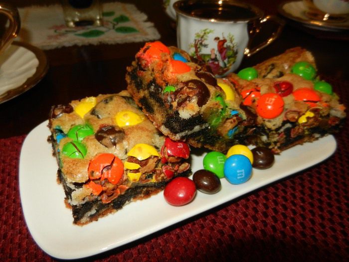 Печенье "Вкусняшка" (Loaded M&M Oreo Cookies Bars)