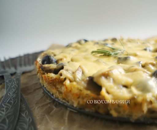 Картофельная пицца с грибами и маслинами