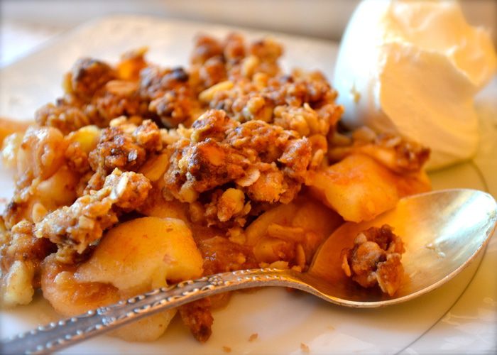 Яблочный "Модный" десерт (APPLE CRISP A LA MODE)  