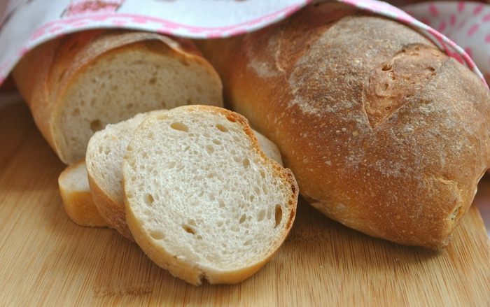 Батон к чаю на бездрожжевой пшеничной закваске