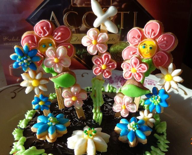 Кекс "Дарите женщинам цветы!"