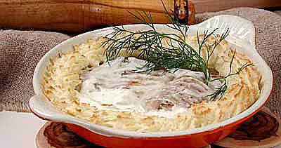 Рыба, запеченная под соусом