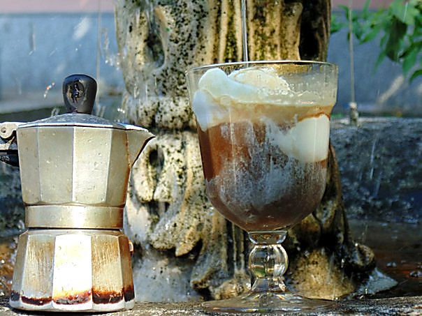 Кофе с мороженым по-итальянски (Gelato affogato)