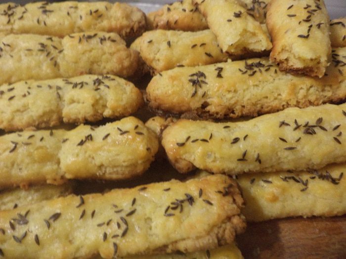 Сырные палочки с тмином