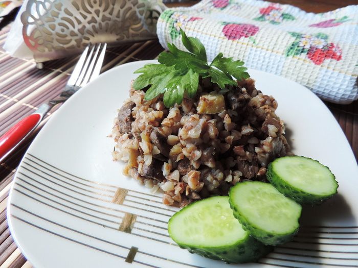 Гречка с грибами и кабачками