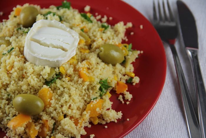 Теплый салат с кускусом и овощами