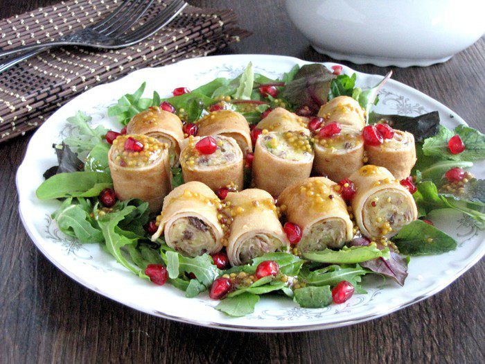 Салат с фаршированными блинчиками