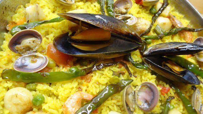 Испанская паэлья с морепродуктами (Paella de marisco)